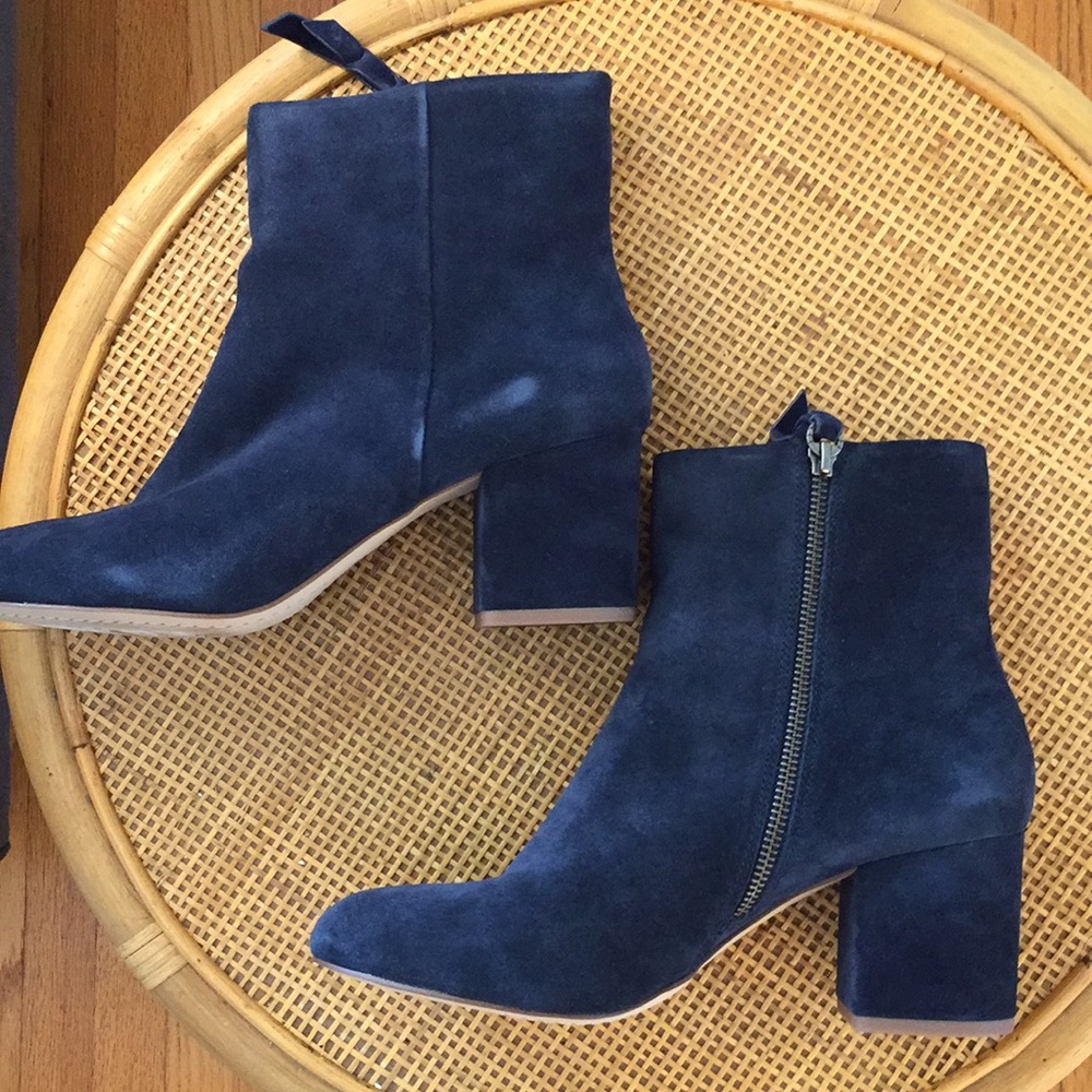 New Splendid Suede Navy Booties Size 10